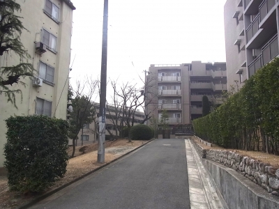 千里山駅東側公団とマンション