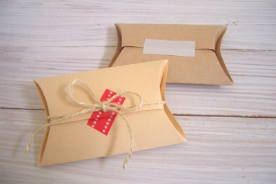 厚紙でピロー型ボックス : 【プレゼント】家にあるもので出来るラッピング - NAVER まとめ