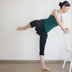 軸にしている脚はまっすぐに