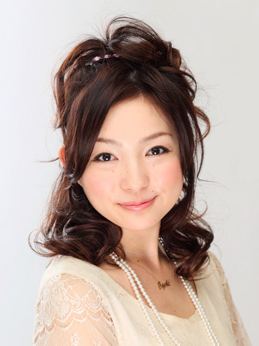 華やか女優ハーフアップ