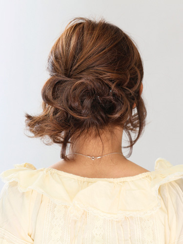 はにかみサイドハーフアップ