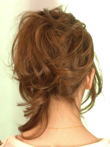 男心をくすぐるカチューシャハーフアップ