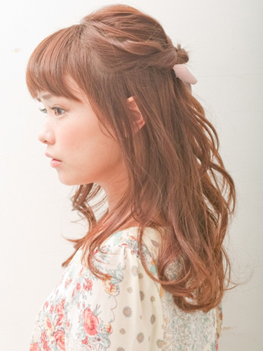 くるくるねじってガーリィハーフアップ