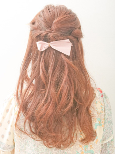 くるくるねじってガーリィハーフアップ