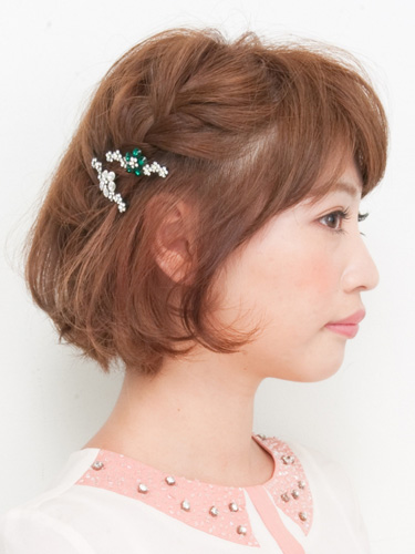 ショートフェミニン編みこみアレンジ