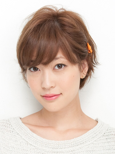 ショートヘアでも可愛くアレンジ