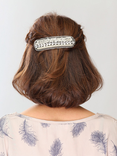 ショートもOKな編みこみハーフアップ