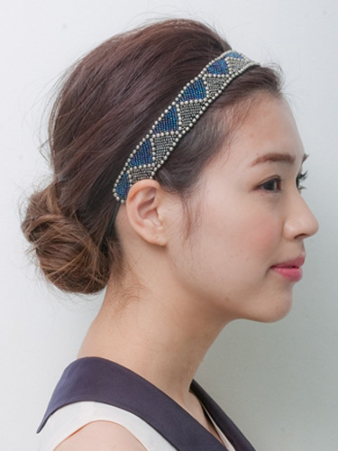 オシャレ感たっぷりのシニヨンアレンジ