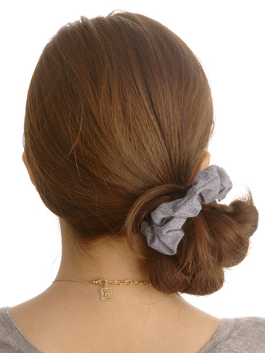 シュシュで作るオフィスお団子