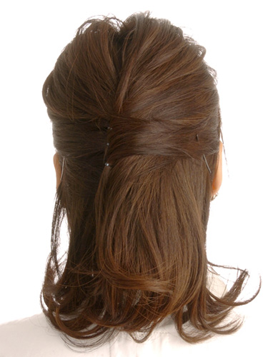 カチューシャで作るオフィスハーフアップ