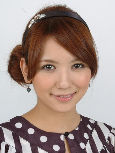 大人のサイドおだんごアレンジ