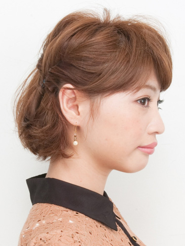 すっきりサイドねじりアレンジ