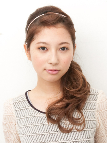 【まとめ髪】ポンパドール風ハーフアップ