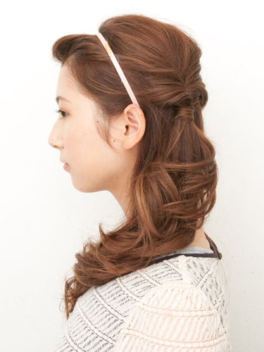 【まとめ髪】ポンパドール風ハーフアップ