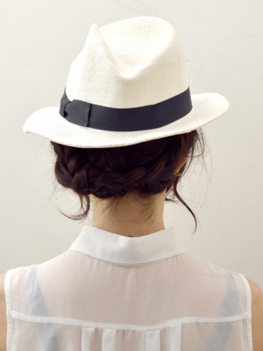 ロングヘア・三つ編みで簡単ヘアアレンジ