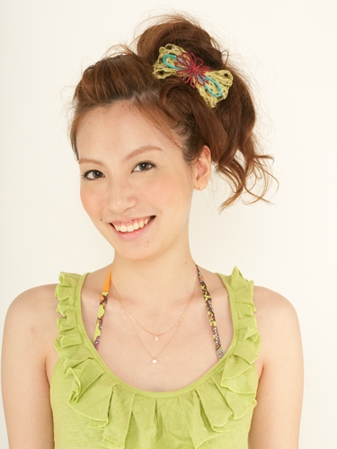 ミディアムヘア・ポンパドールアレンジ