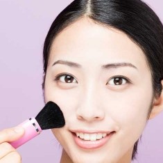 毛穴カバーのメイク術